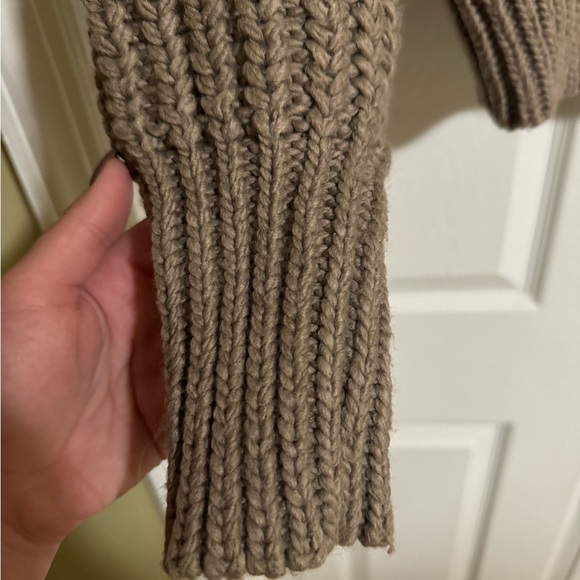 Turtleneck sweater - Picture 4 of 4